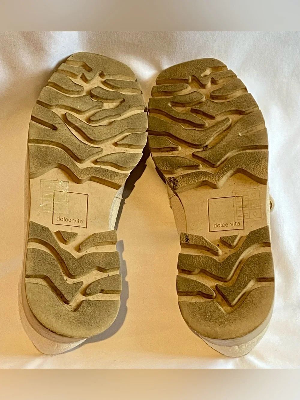 Dolce Vita Elias Beige Lug-Sole Suede Penny Loafers, size 7.5